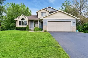 5023 Helena Rd N, Oakdale, MN 55128 - Photo 3