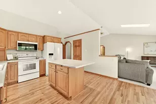 217 Whispering Hills Dr, Saint Charles, MN 55972 - Photo 9