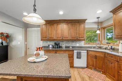 11990 380th Avenue, Blue Earth, MN 56013 - Photo 7