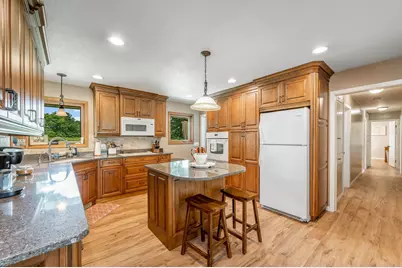 11990 380th Avenue, Blue Earth, MN 56013 - Photo 5