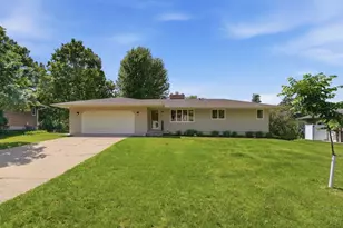 635 Iona Ln, Roseville, MN 55113 - Photo 3