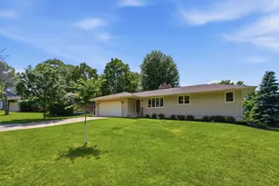 635 Iona Ln, Roseville, MN 55113 - Photo 1