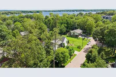 1058 E Circle Drive, Wayzata, MN 55391 - Photo 3