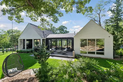 1058 E Circle Drive, Wayzata, MN 55391 - Photo 1