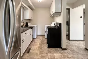 2209 Mayfair Rd, Golden Valley, MN 55427 - Photo 7