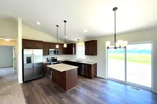 2512 341st Ave NW, Cambridge, MN 55008 - Photo 3