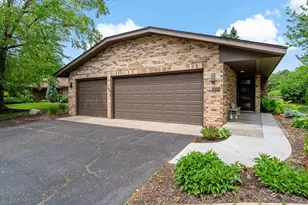 95 Holly Ln N, Plymouth, MN 55447 - Photo 3