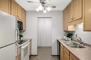4360 Brookside Ct, Edina, MN 55436 - Photo 7