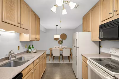 4360 Brookside Court #218, Edina, MN 55436 - Photo 9