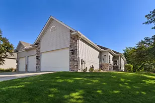 710 Gilfillan Ln, White Bear Township, MN 55127 - Photo 3