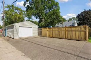3228 Hampshire Ave S, Saint Louis Park, MN 55426 - Photo 11