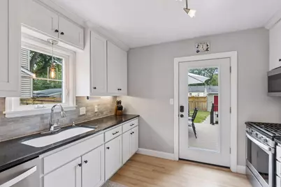 3228 Hampshire Avenue S, Saint Louis Park, MN 55426 - Photo 17
