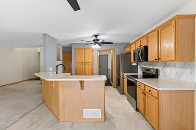 441 Pleasant Lane, Chaska, MN 55318 - Photo 5