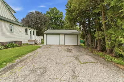 1113 State Street N, Waseca, MN 56093 - Photo 5