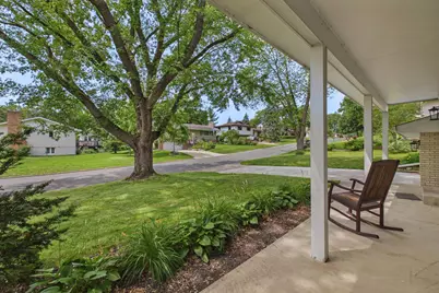 9100 34 1/2 Avenue N, New Hope, MN 55427 - Photo 3
