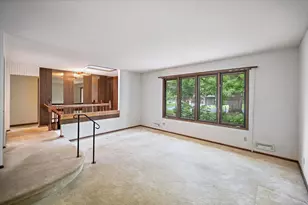 13009 Lakeview Dr, Burnsville, MN 55337 - Photo 9