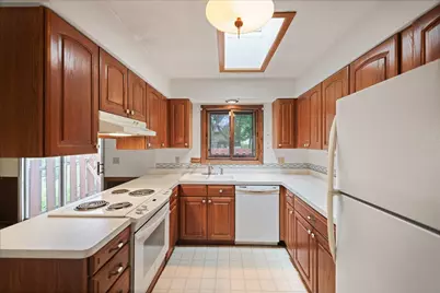 13009 Lakeview Drive, Burnsville, MN 55337 - Photo 3