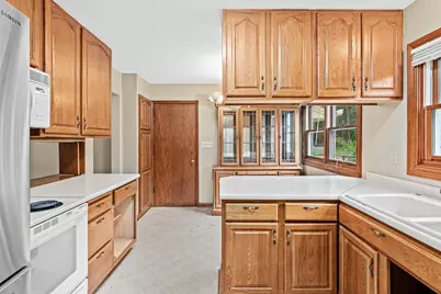 51 Luella Street S, Saint Paul, MN 55119 - Photo 7
