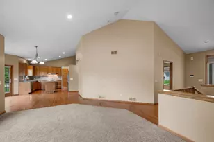 3878 Arlington Dr, Woodbury, MN 55129 - Photo 11