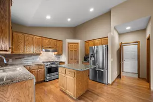 3878 Arlington Dr, Woodbury, MN 55129 - Photo 23