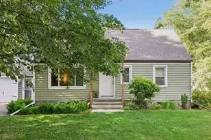 559 Tanglewood Dr, Shoreview, MN 55126 - Photo 1