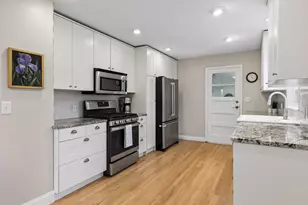 559 Tanglewood Dr, Shoreview, MN 55126 - Photo 7