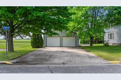 207 S Lake Street, Belview, MN 56214 - Photo 3