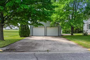 207 S Lake St, Belview, MN 56214 - Photo 3