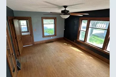 207 S Lake Street, Belview, MN 56214 - Photo 9