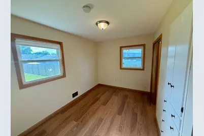 220 S 4th Street, Bird Island, MN 55310 - Photo 9