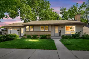 506 W Wheeler Ave, North Mankato, MN 56003 - Photo 1