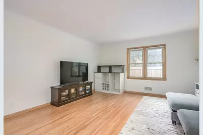 1155 4th Street E, Saint Paul, MN 55106 - Photo 3