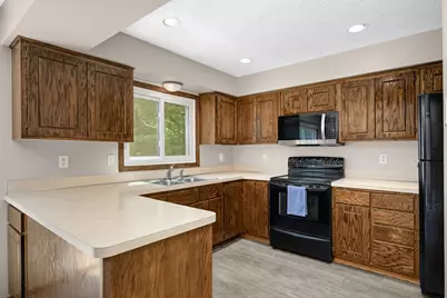 5615 Albert Street, Shoreview, MN 55126 - Photo 9