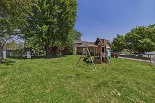 7598 Upper 23rd St N, Oakdale, MN 55128 - Photo 5