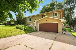 4018 Shamrock Dr NE, Saint Paul, MN 55421 - Photo 1