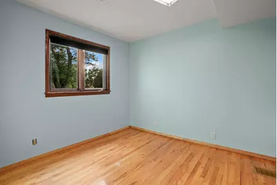 4018 Shamrock Drive NE, Saint Paul, MN 55421 - Photo 39