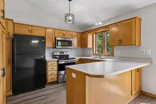 6111 45th St N, Oakdale, MN 55128 - Photo 13