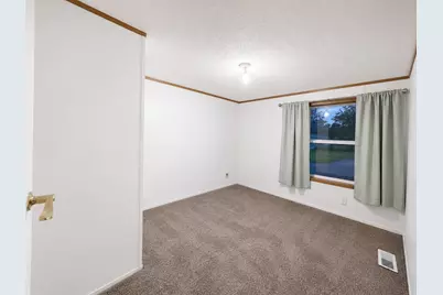 305 Mozart Avenue E, Mankato, MN 56001 - Photo 9