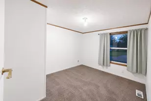 305 Mozart Ave E, Mankato, MN 56001 - Photo 9
