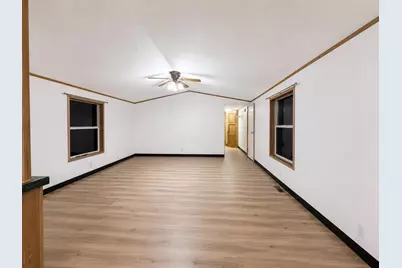 305 Mozart Avenue E, Mankato, MN 56001 - Photo 5