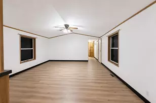 305 Mozart Ave E, Mankato, MN 56001 - Photo 5