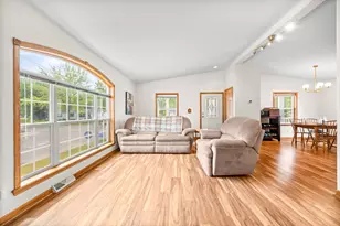 1845 83rd St W, Inver Grove Heights, MN 55077 - Photo 11