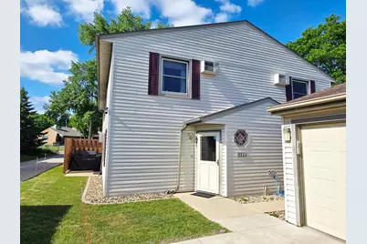 1648 8 1/2 Street SE, Rochester, MN 55904 - Photo 3