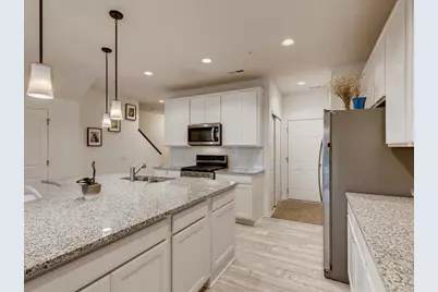 718 Maggie Way, Chanhassen, MN 55317 - Photo 9