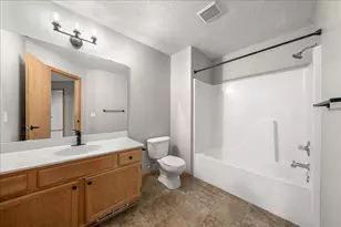 4856 Helena Ln N, Oakdale, MN 55128 - Photo 25