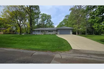 2205 8th Avenue NW, Austin, MN 55912 - Photo 1
