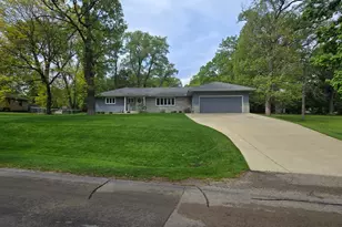 2205 8th Ave NW, Austin, MN 55912 - Photo 1