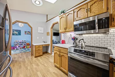 2914 S Bay Drive S, Fargo,  58103 - Photo 11