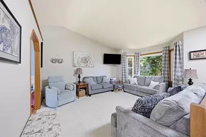 2914 S Bay Drive S, Fargo,  58103 - Photo 5