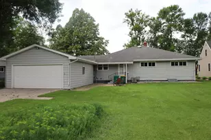 626 Oak St, Breckenridge, MN 56520 - Photo 3